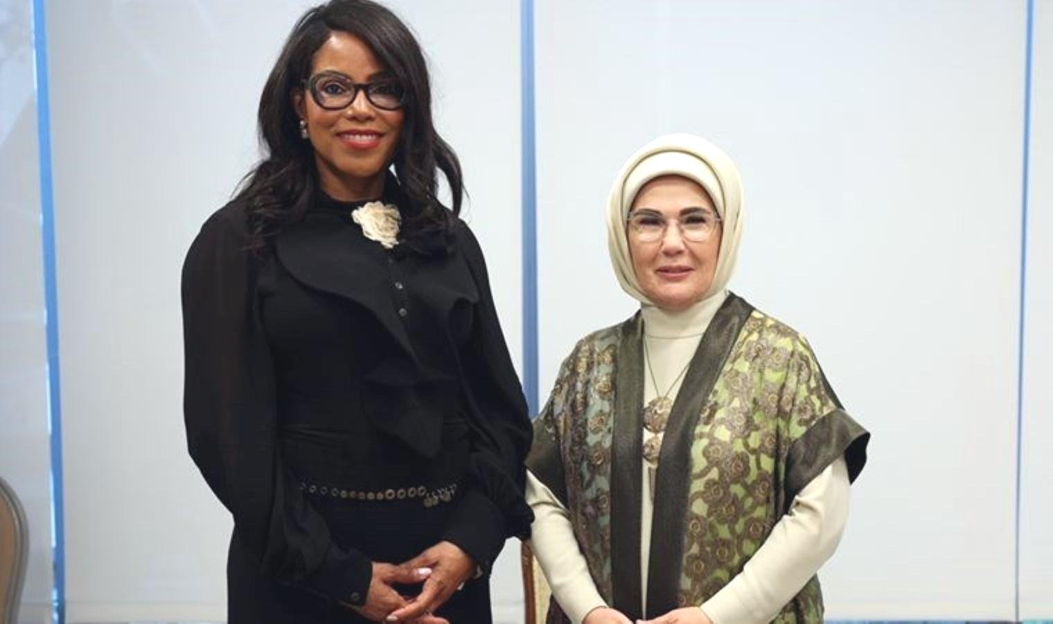 emine-erdogan-ve-ilyasah-shabazzdan-insan-haklari-icin-ortak-adim-BStVGMe8.jpg emine-erdogan-ve-ilyasah-shabazzdan-insan-haklari-icin-ortak-adim-BStVGMe8.jpg