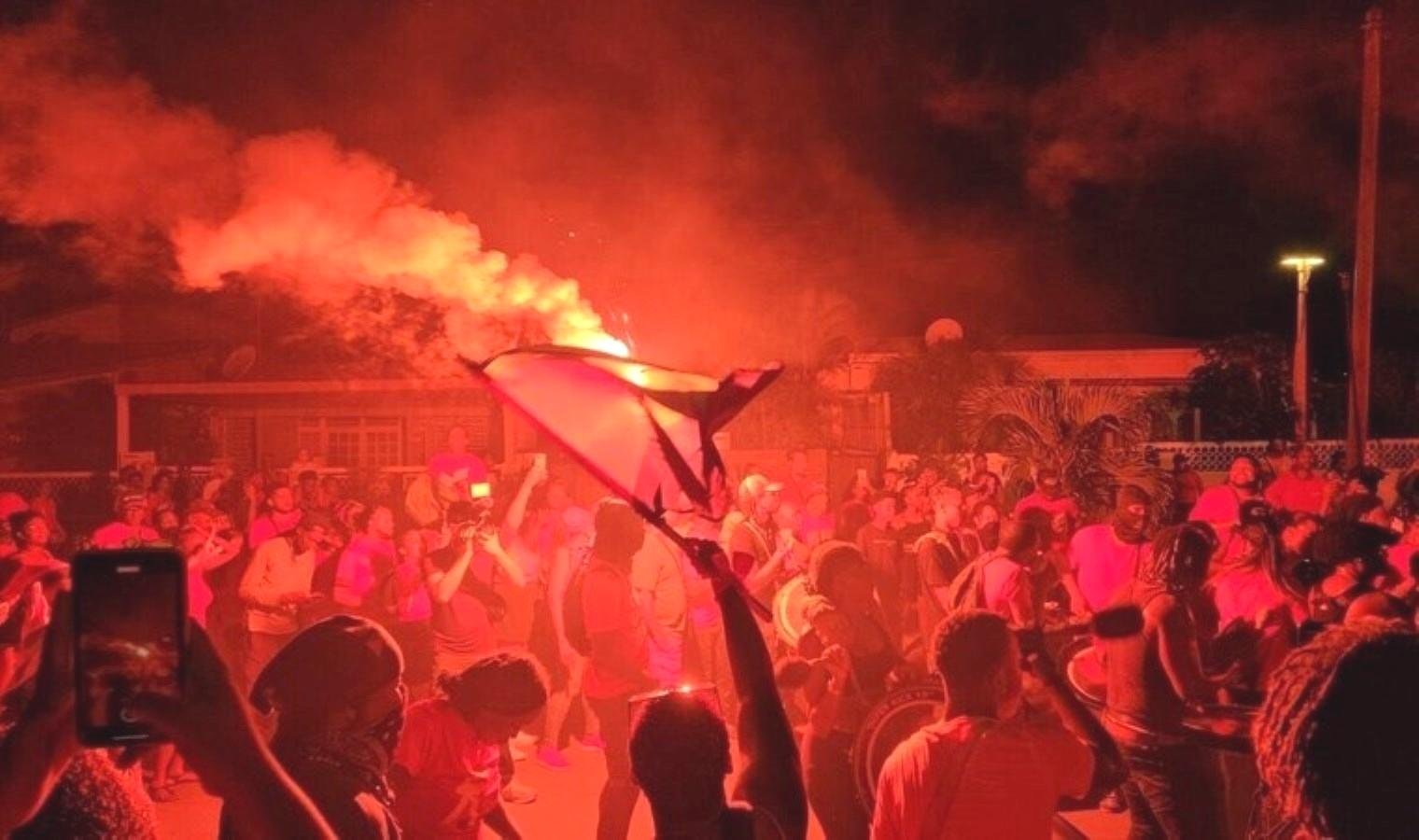 fransa-martinike-guvenlik-gucleri-gonderdi-JepXAwR7.jpg fransa-martinike-guvenlik-gucleri-gonderdi-JepXAwR7.jpg