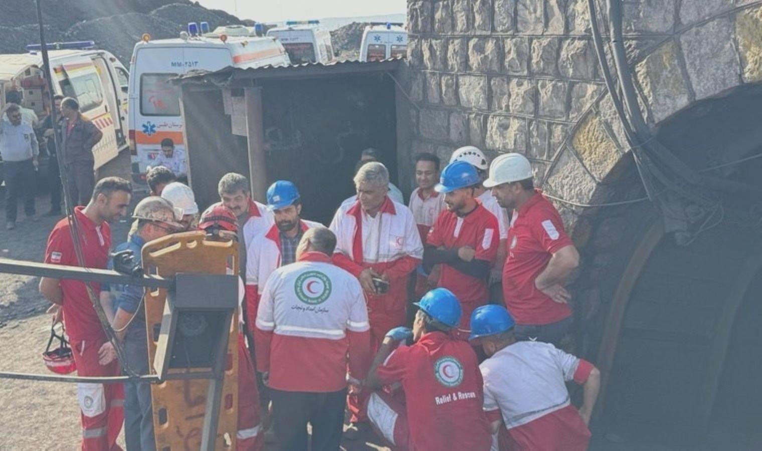 guney-horasandaki-komur-madeni-faciasinda-olu-sayisi-38e-yukseldi-D1ZCj2di.jpg