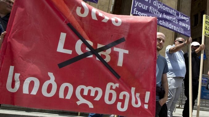 gurcistan-hukumeti-secim-oncesinde-endiselere-yol-acan-lgbtq-karsiti-yasayi-kabul-etti-WL15wjcB.jpg