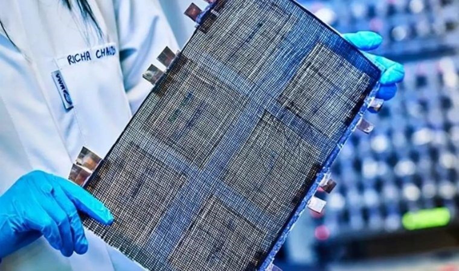 huaweinin-uc-ekranli-katlanabilir-telefonu-mate-xt-ve-yeni-pil-teknolojisi-VO86W47H.jpg huaweinin-uc-ekranli-katlanabilir-telefonu-mate-xt-ve-yeni-pil-teknolojisi-VO86W47H.jpg