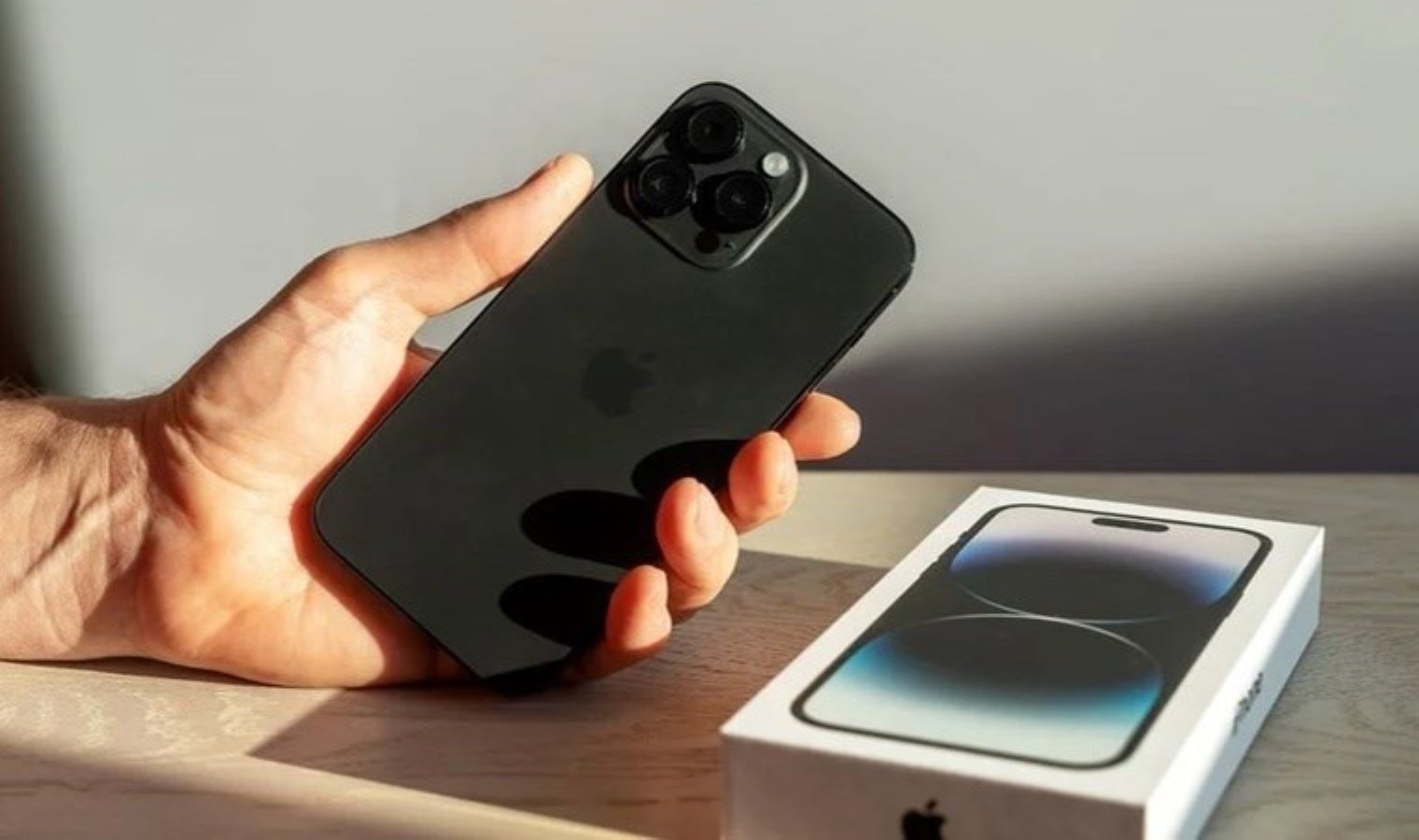 iranda-iphone-ithalat-yasagi-ve-ekonomik-etkileri-OM3gW9qP.jpg iranda-iphone-ithalat-yasagi-ve-ekonomik-etkileri-OM3gW9qP.jpg