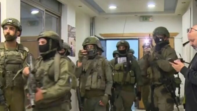 israil-askerleri-al-jazeera-ofisine-baskin-duzenledi-DjIRX8z2.jpg