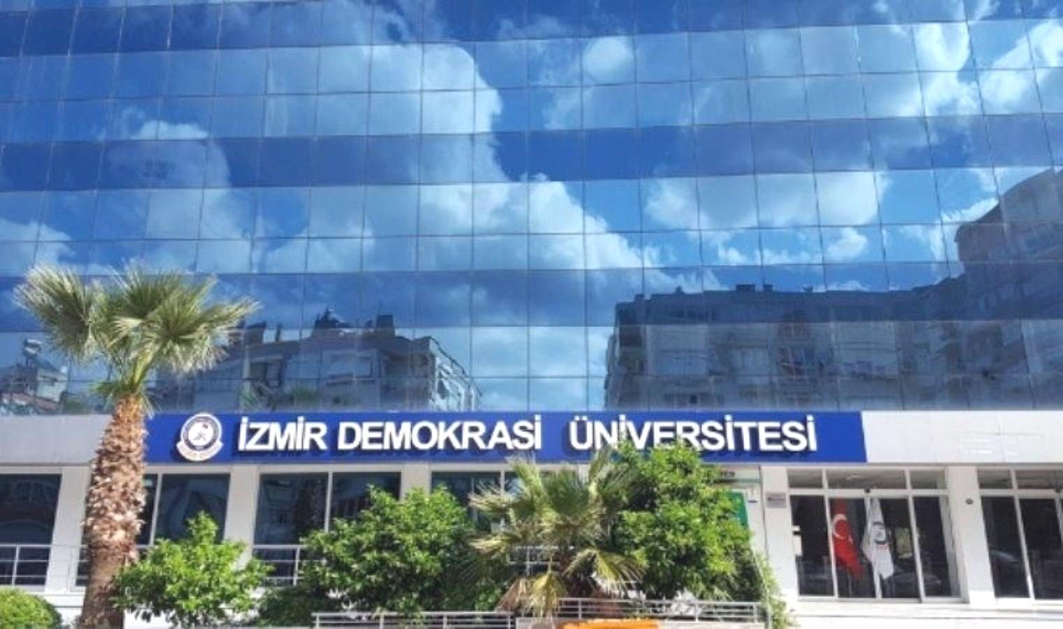 izmir-demokrasi-universitesinde-usulsuzluk-iddialari-ve-sinav-uygulamalari-NWOzghfD.jpg