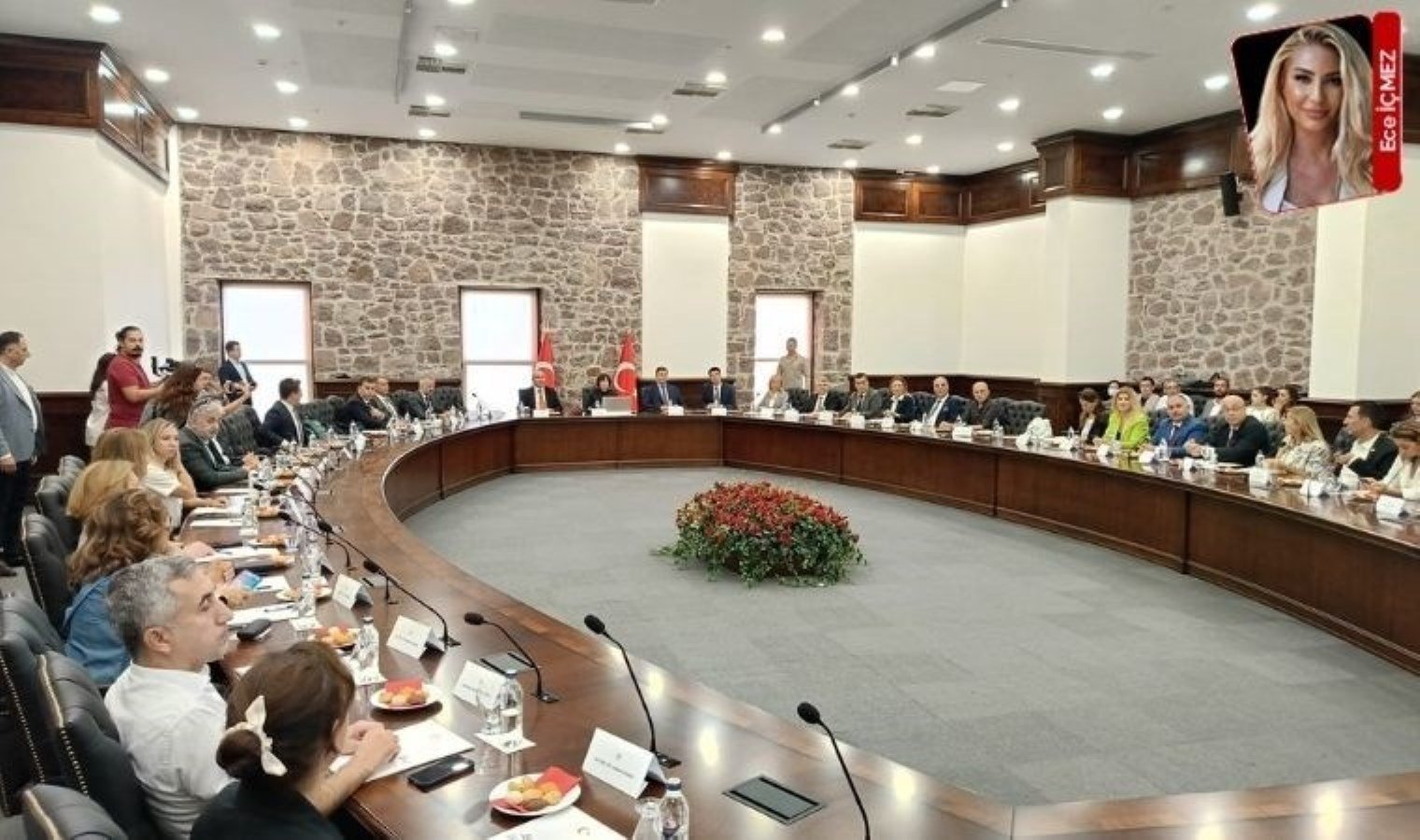 izmir-korfezindeki-balik-olumleri-ve-bilimsel-cozum-arayislari-ZYeVqDr7.jpg