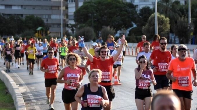 izmirde-12-uluslararasi-9-eylul-yari-maratonu-duzenleniyor-lr12UVrx.jpg