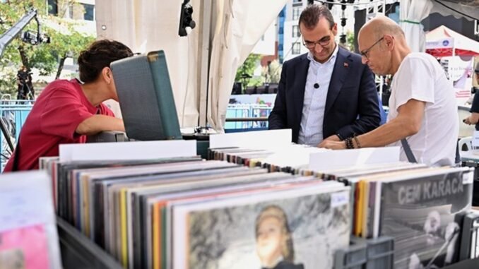 sisli-plak-festivali-4-kez-basladi-KAdNYJ7k.jpg