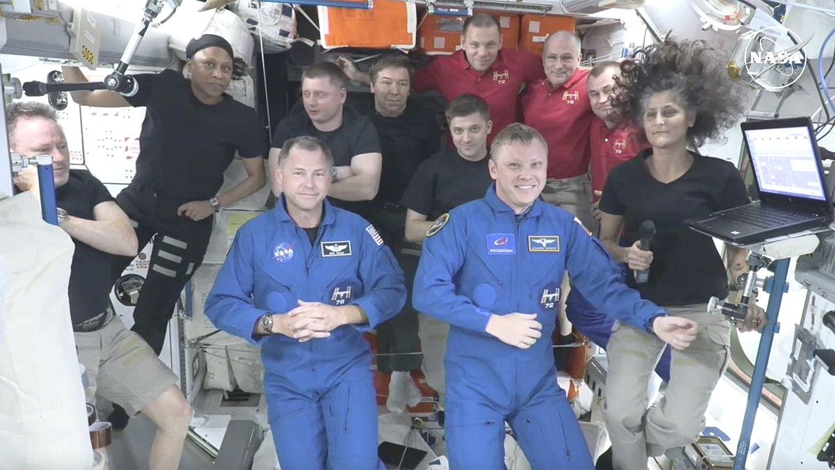 spacex-kurtarma-misyonu-sikismis-astronotlari-dunyaya-geri-getirmek-icin-issye-inis-yapti-XKFpAYd3.jpg