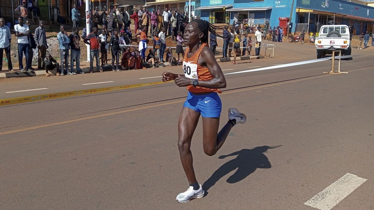 ugandali-olimpiyat-sporcusu-partneri-tarafindan-yakilarak-olduruldu-1Wi2nTQe.jpg ugandali-olimpiyat-sporcusu-partneri-tarafindan-yakilarak-olduruldu-1Wi2nTQe.jpg