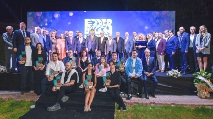 4-ezber-bozan-mobilya-tasarim-yarismasi-odul-toreni-4fmniuE9.jpg