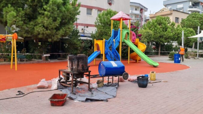İzmir'de Oyun Parkları ve Spor Alanları Yenileniyor