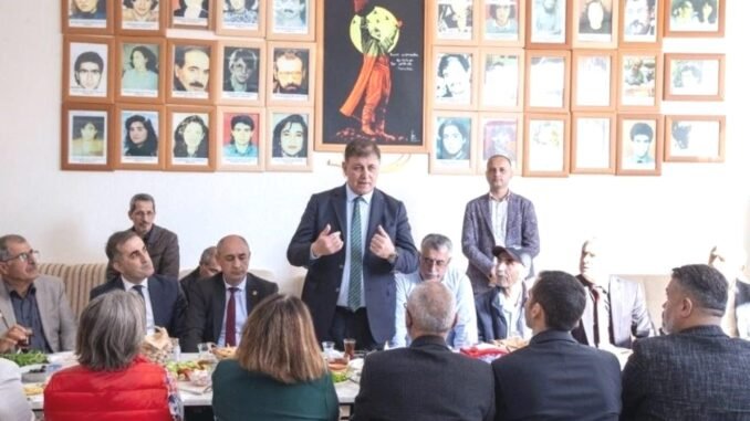 baskan-cemil-tugay-menemende-dernek-ziyaretleri-yapti-NbBX9gPz.jpg