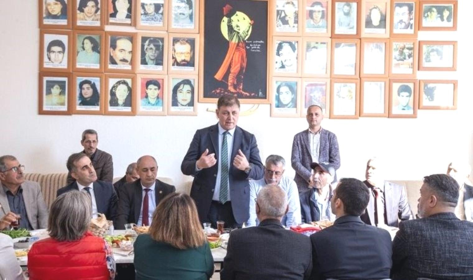 baskan-cemil-tugay-menemende-dernek-ziyaretleri-yapti-NbBX9gPz.jpg