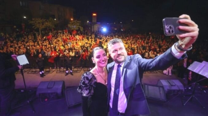 buca-belediyesinden-cumhuriyetin-101-yili-kutlamalari-ymtyntL6.jpg