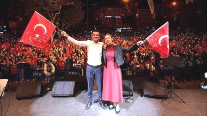 denizlide-29-ekim-cumhuriyet-bayrami-coskusu-mjC9qzj8.jpg