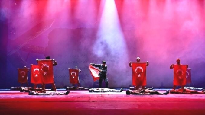 denizlide-cumhuriyet-coskusu-destanlarin-dansi-gosterisi-wGzxlWGU.jpg