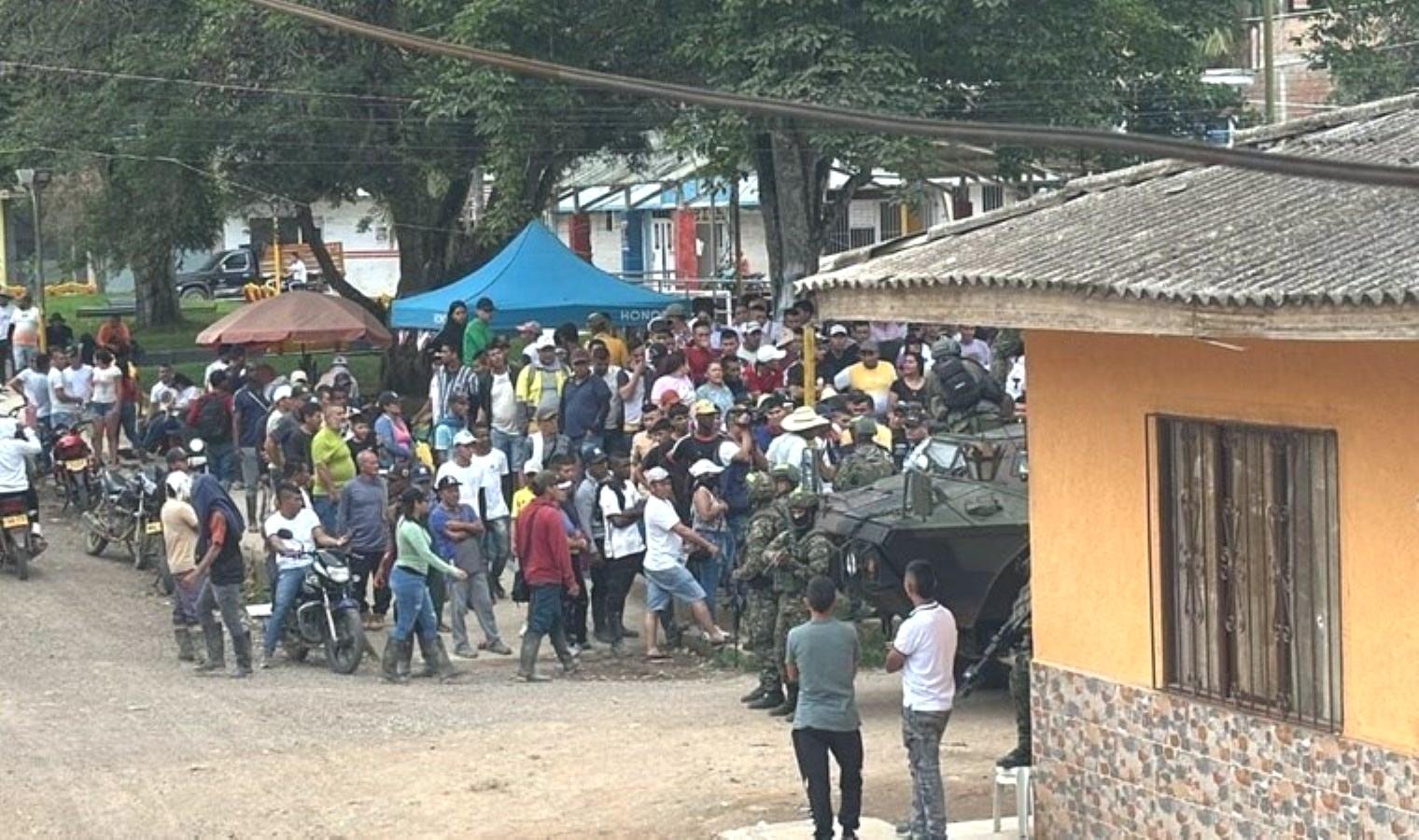 el-plateadoda-bombali-saldiri-17-sivil-yarali-ZykRgM6R.jpg el-plateadoda-bombali-saldiri-17-sivil-yarali-ZykRgM6R.jpg