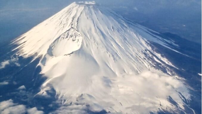 fuji-dagindaki-kar-yagisi-gecikmesi-ve-iklim-degisikligi-gTZGZakF.jpg