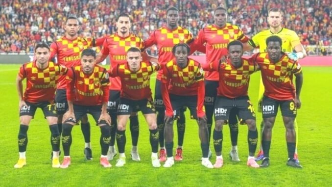 goztepe-trabzonsporu-10-kisiyle-maglup-etti-r1D6jb2b.jpg