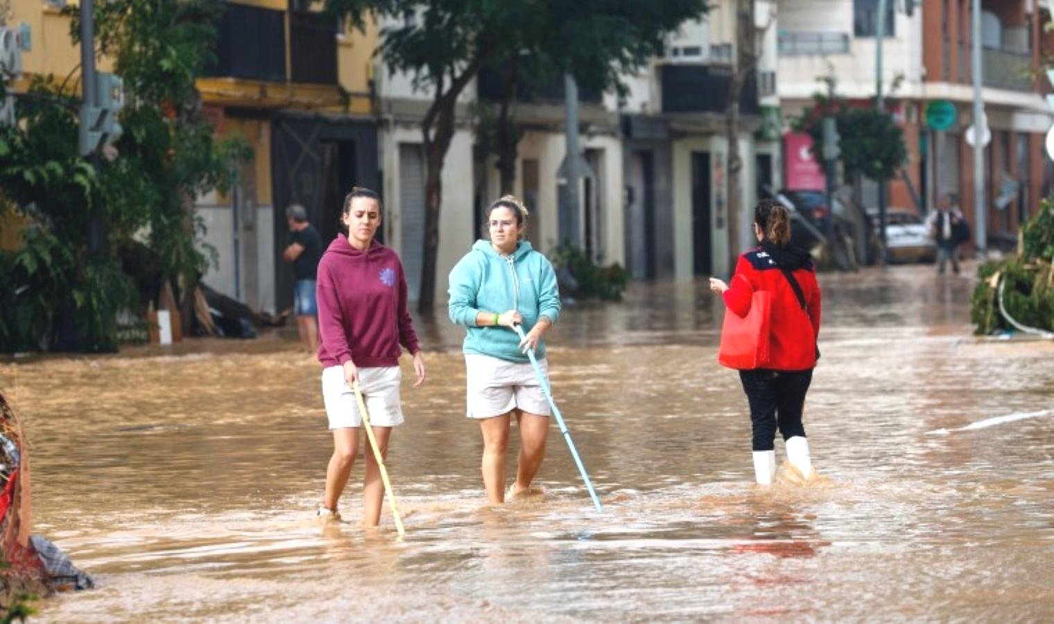 ispanyadaki-sel-felaketi-iklim-degisikligi-ve-altyapi-sorunlari-4AdrCF6x.jpg ispanyadaki-sel-felaketi-iklim-degisikligi-ve-altyapi-sorunlari-4AdrCF6x.jpg