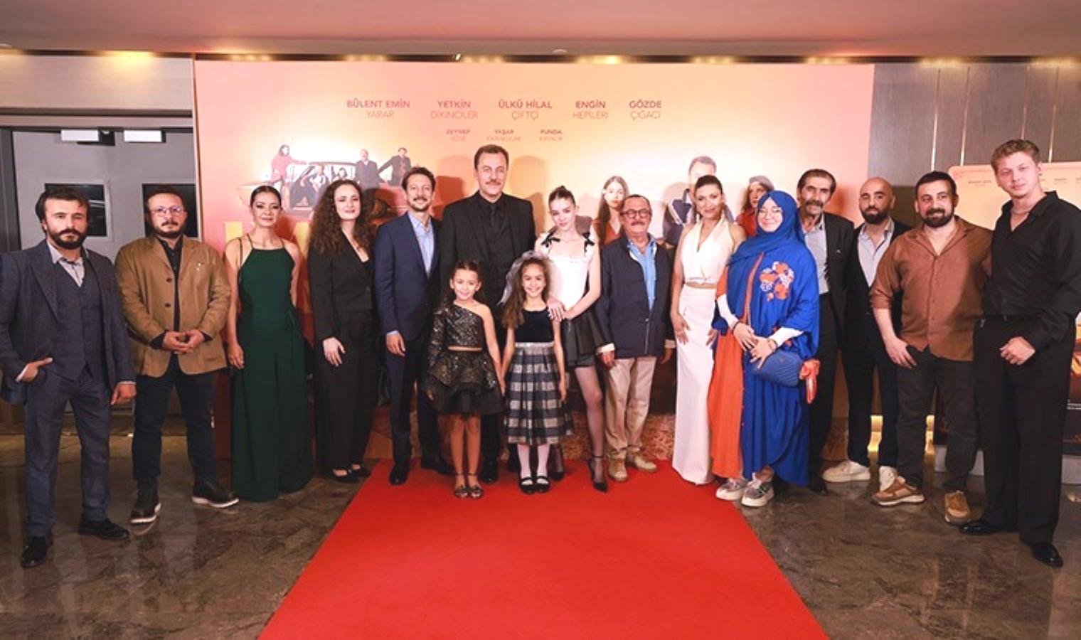 kayip-kamyon-filminin-gala-etkinligi-gerceklesti-2tIcdSPW.jpg kayip-kamyon-filminin-gala-etkinligi-gerceklesti-2tIcdSPW.jpg