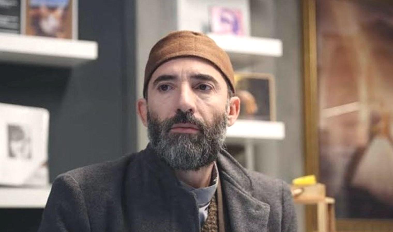 kizil-goncalarda-mert-turakin-zorlu-rolu-ve-tepkileri-N5FIIM1f.jpg kizil-goncalarda-mert-turakin-zorlu-rolu-ve-tepkileri-N5FIIM1f.jpg