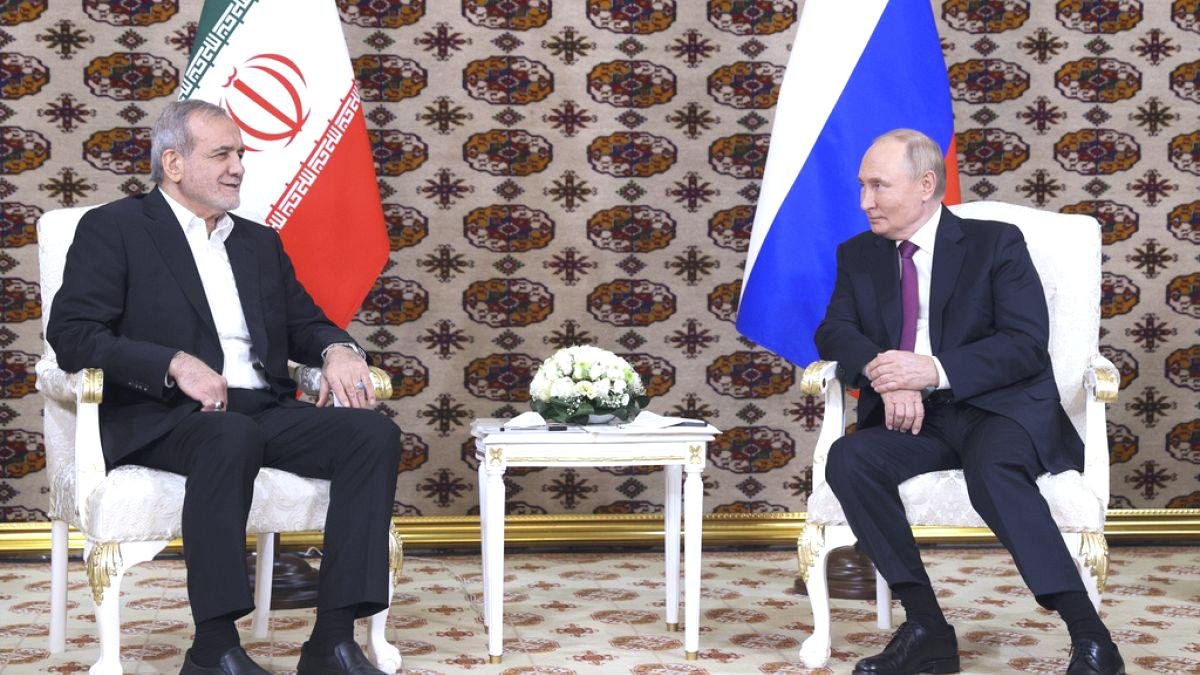 yeni-dunya-duzeni-putin-ve-pezeshkian-askabatta-ilk-kez-yuz-yuze-gorusuyor-g8EkgNgx.jpg