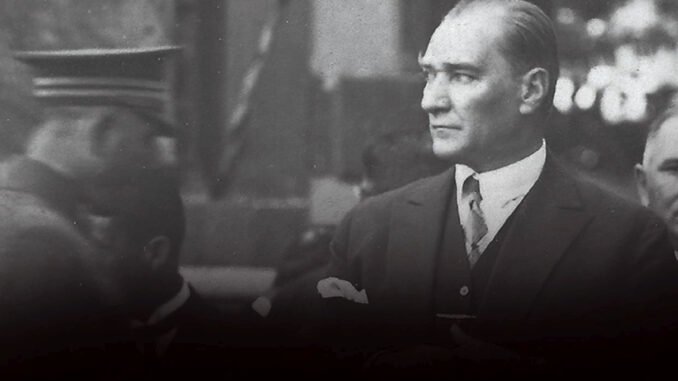 İzmir'de 10 Kasım'a Özel Atatürk Anma Etkinlikleri