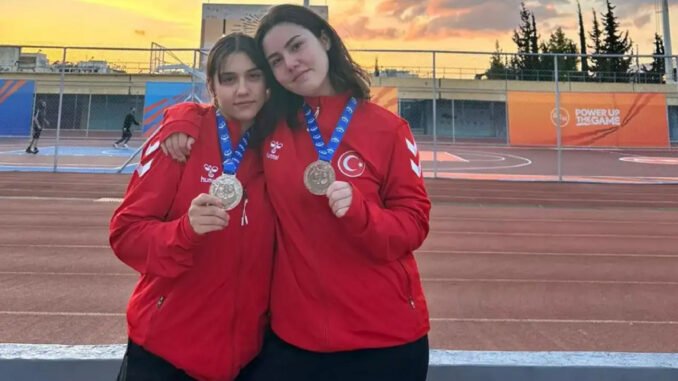 İzmirli Sporcular, Sualtı Ragbisi Milli Takımıyla Gümüş Madalya Elde Etti