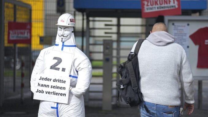alman-otomotiv-ve-muhendislik-iscileri-sendika-muzakereleri-sonrasi-55-maas-artisi-alacak-wB26Ungl.jpg