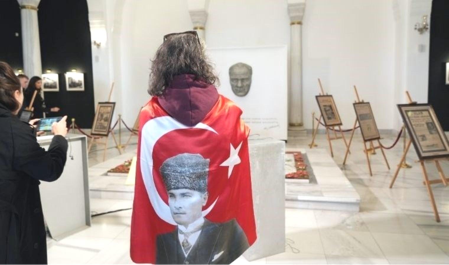 ankara-etnografya-muzesinde-10-kasim-matemi-temali-gazete-sergisi-OJvNyMYz.jpg ankara-etnografya-muzesinde-10-kasim-matemi-temali-gazete-sergisi-OJvNyMYz.jpg