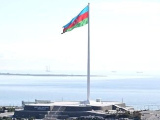 Azerbaycan'ın Bayrak Meydanı'ndaki Dev Bayrak - Merhaba İzmir