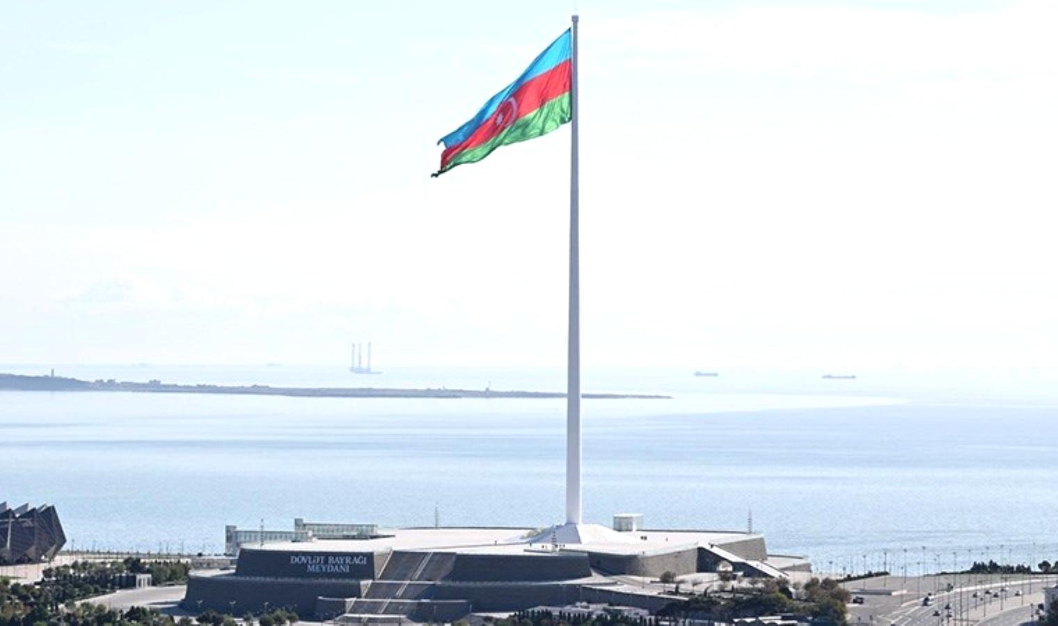 azerbaycanin-bayrak-meydanindaki-dev-bayrak-LVuUb5wF.jpg azerbaycanin-bayrak-meydanindaki-dev-bayrak-LVuUb5wF.jpg