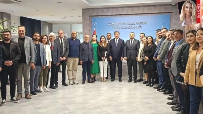 cemil-tugaydan-izmirde-birlik-ve-mucadele-vurgusu-kiJQQb4T.jpg