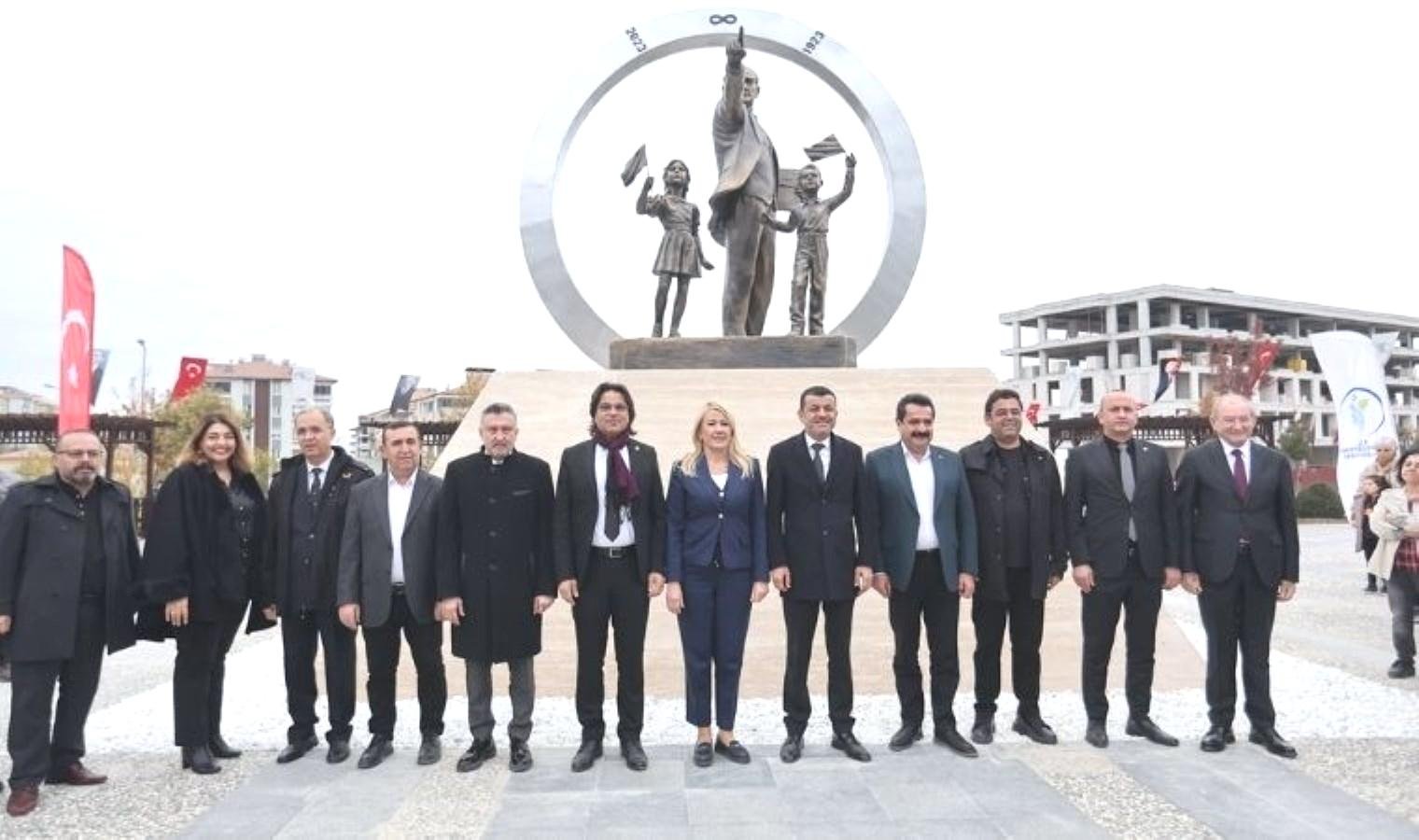 cumhuriyetimizin-101-yilina-ozel-anit-acilisi-OCQFIXXA.jpg cumhuriyetimizin-101-yilina-ozel-anit-acilisi-OCQFIXXA.jpg