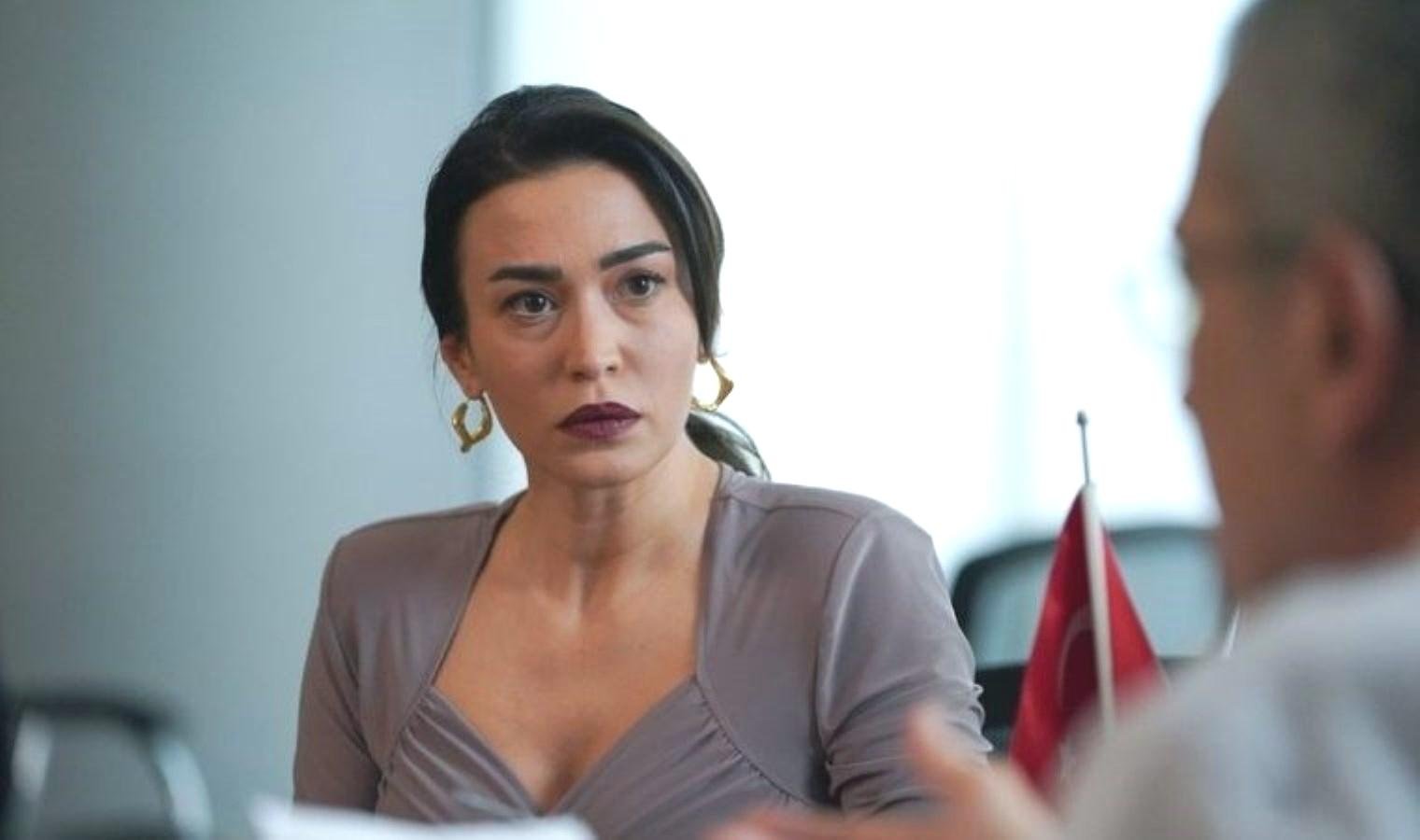 ecem-ozkayadan-bahar-dizisi-ve-ask-uzerine-samimi-aciklamalar-cFrzTktm.jpg