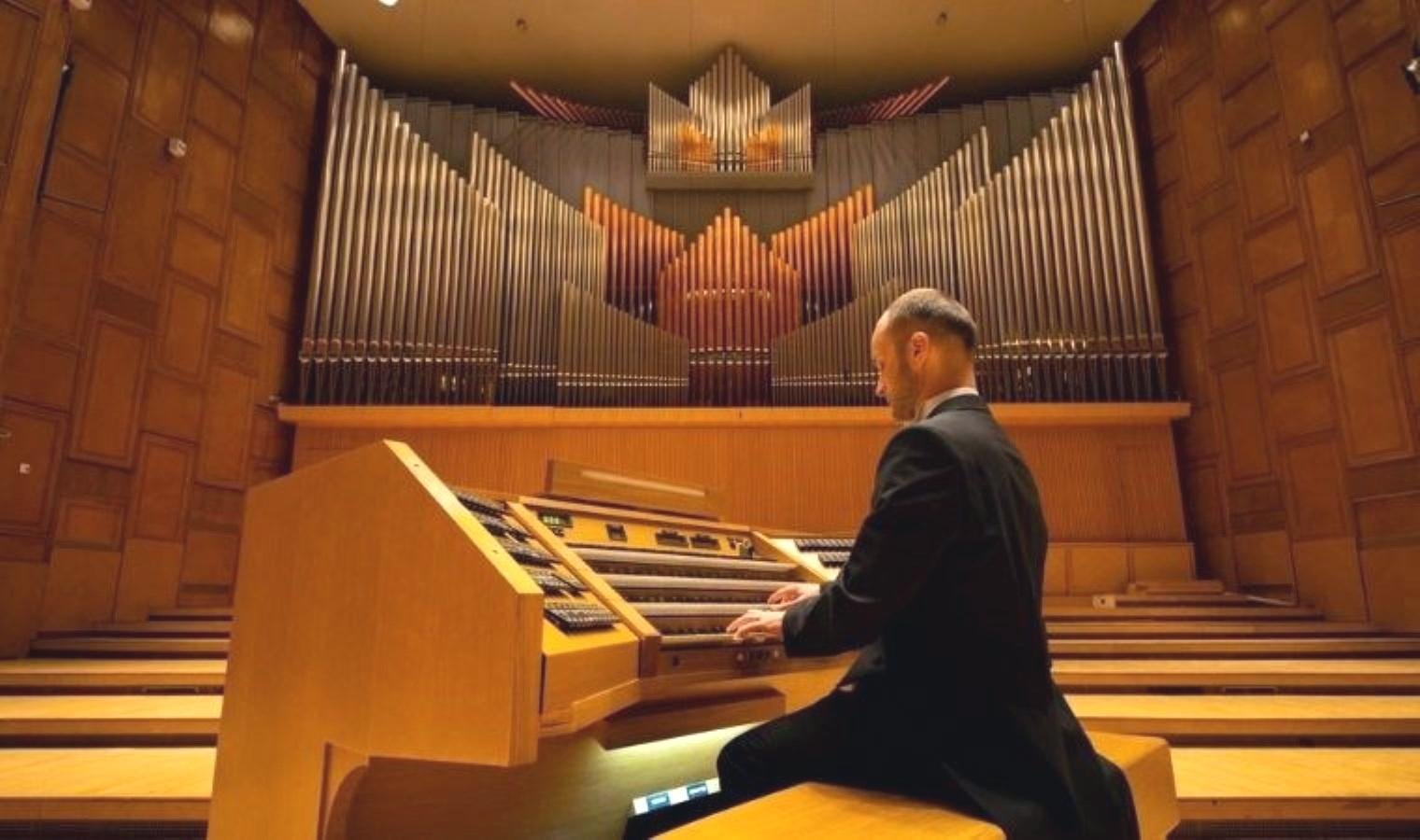 eduard-antal-istanbulda-unutulmaz-bir-konser-veriyor-pPYHSxiT.jpg