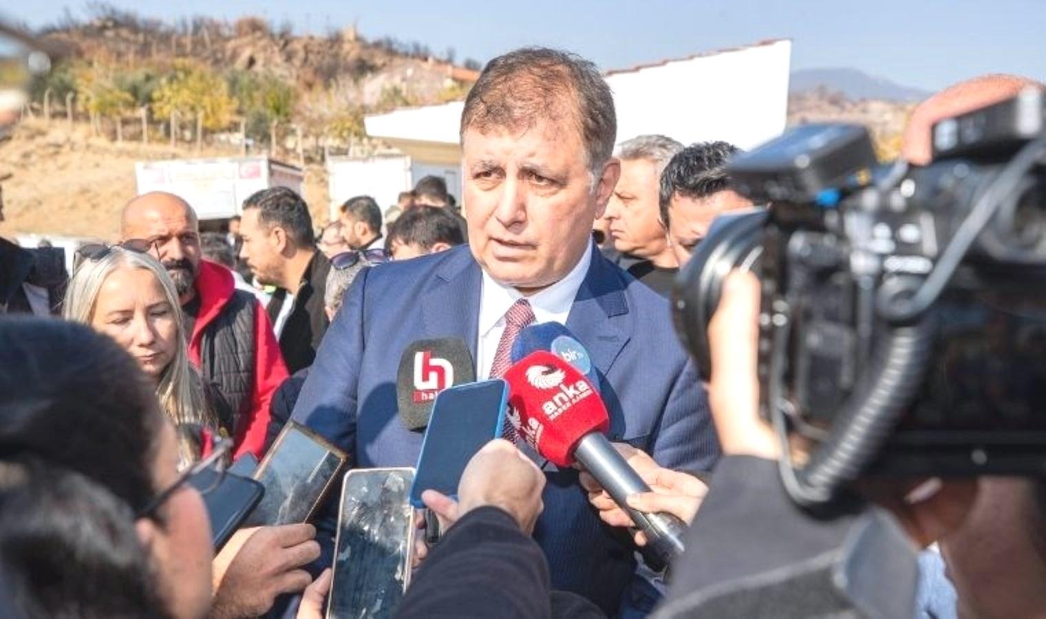 izmir-buyuksehir-belediye-baskani-dr-cemil-tugayin-basin-toplantisi-degerlendirmesi-QrbODsUy.jpg izmir-buyuksehir-belediye-baskani-dr-cemil-tugayin-basin-toplantisi-degerlendirmesi-QrbODsUy.jpg