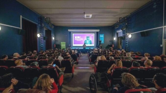 izmir-uluslararasi-kisa-film-festivali-25-yasinda-Z2CxhSkw.jpg