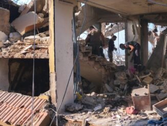 Kurtarma ekipleri, İsrail ve Hizbullah'ın ateş açarken bir apartman binasından 30 ceset çıkardı. - Merhaba İzmir