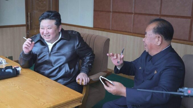 kuzey-korenin-kim-jong-un-patlayan-insansiz-hava-araclarinin-seri-uretimini-hizlandirma-cagrisinda-bulundu-iuBUljBC.jpg