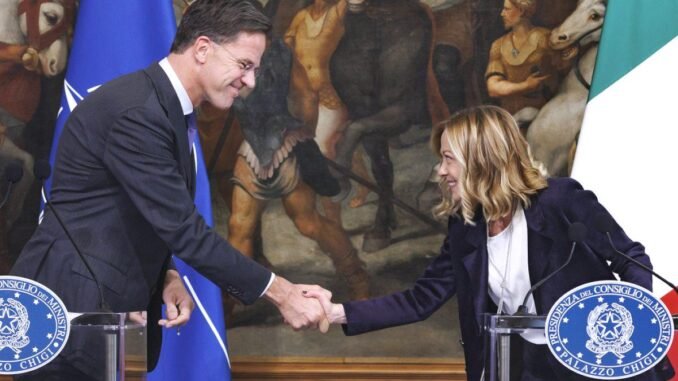 nato-genel-sekreteri-romada-italyan-basbakani-ile-savunmayi-gorusuyor-ZnKEmzW1.jpg