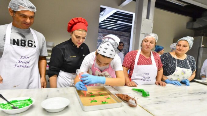 İzmir Meslek Fabrikası, 2024'te 8 Bin 668 Kursiyer Mezun Etti