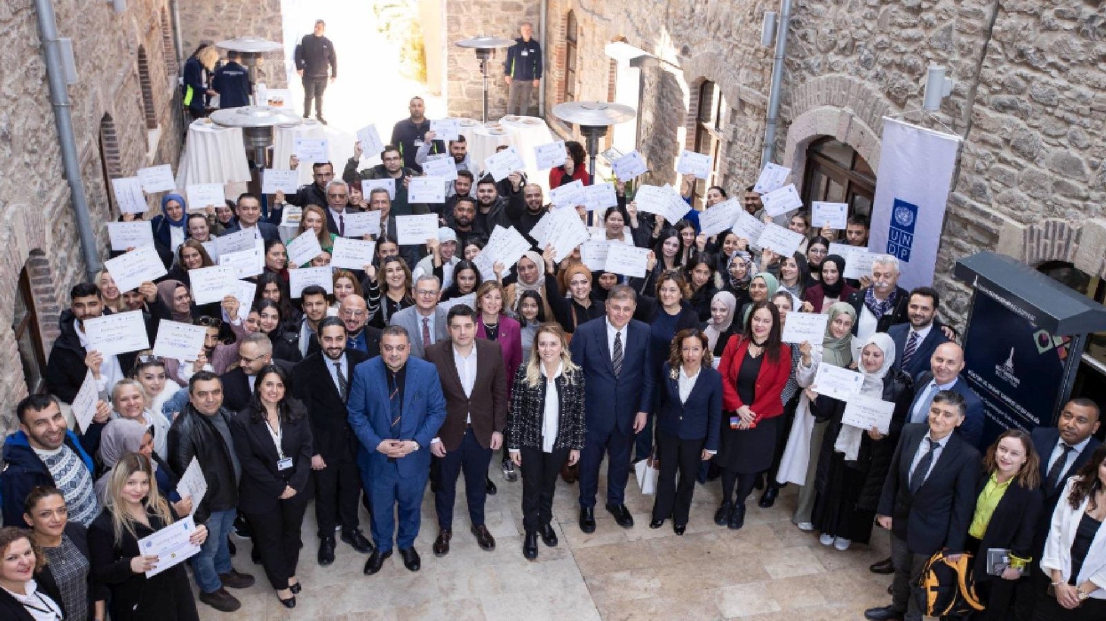 İzmir’de Roman Gençlere İstihdam İçin Büyük Destek İzmir’de Roman Gençlere İstihdam İçin Büyük Destek