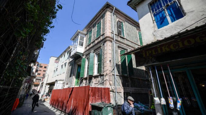 Basmane’deki Ay Yıldızlı Konak Restorasyonu Sona Yaklaşıyor