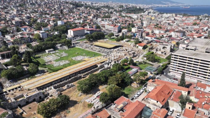 İzmir, Smyrna Antik Kentini Gün Yüzüne Çıkarıyor