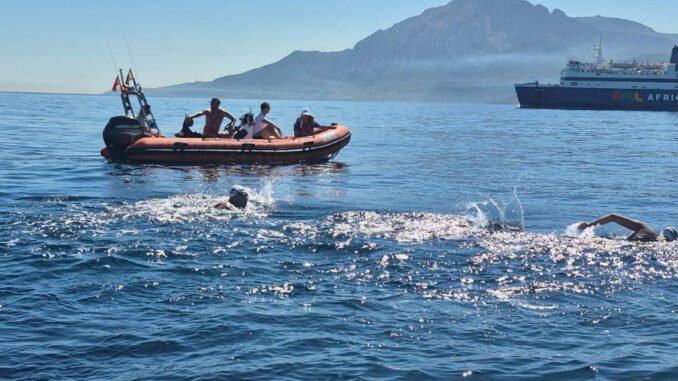 İzmirli Yüzücü Tuna Tunca Cebelitarık Boğazı’nı Solo Geçti