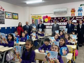 İzmir’de 720 Bin Öğrenci Karne Aldı - Merhaba İzmir