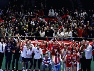 İzmir'de Voleybol Gecesi: Aras Kargo'nun Unutulmaz Dönüşü - Merhaba İzmir