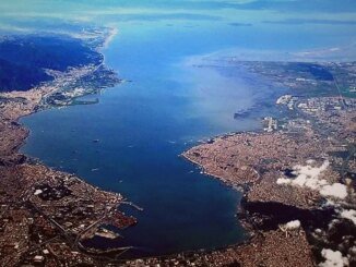 İzmir Körfezi Renk Değişimleri Uyarısı: Yakından Takip Edin - Merhaba İzmir